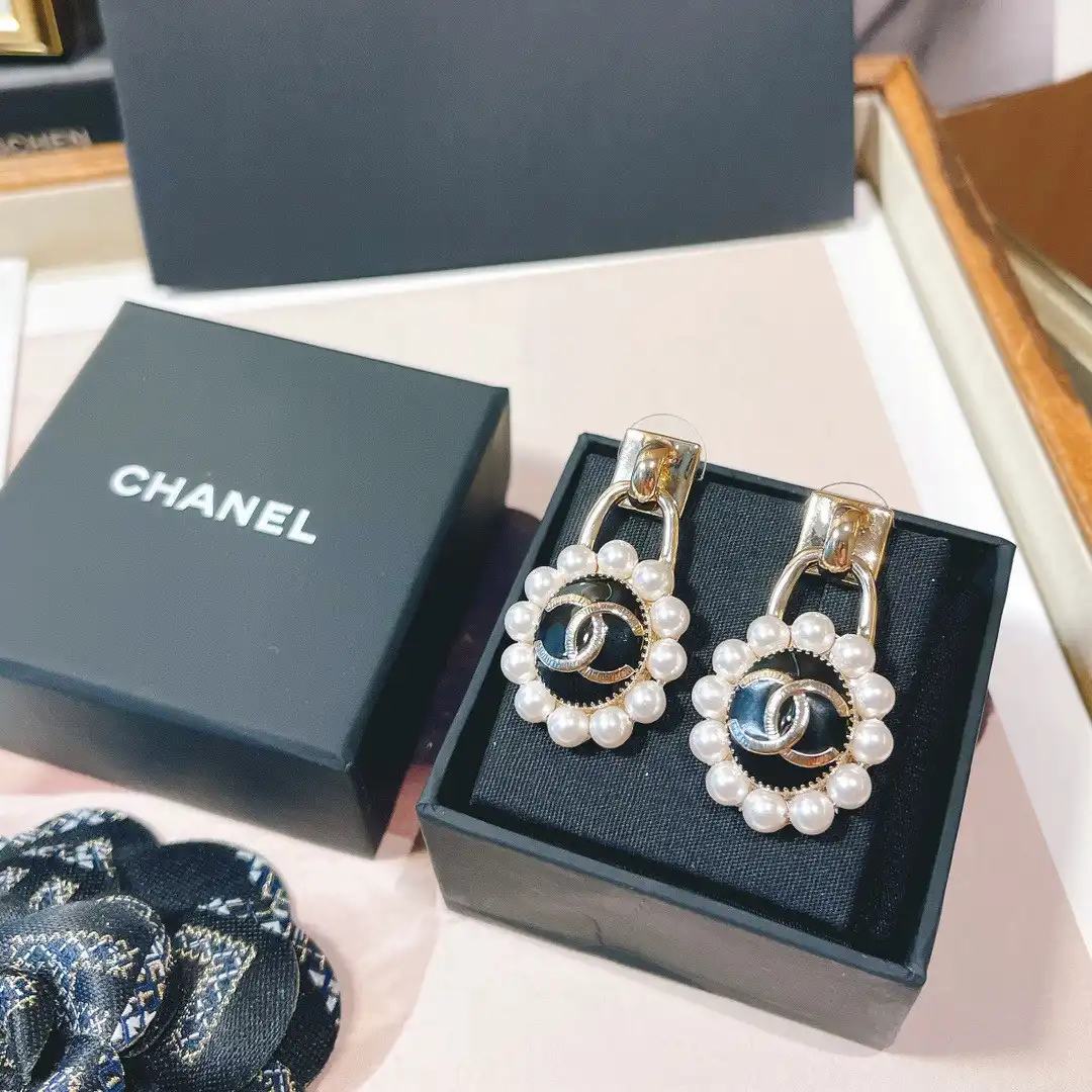 CHANEL EARRINGS