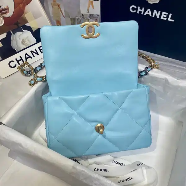 CHANEL 19 FLAP BAG