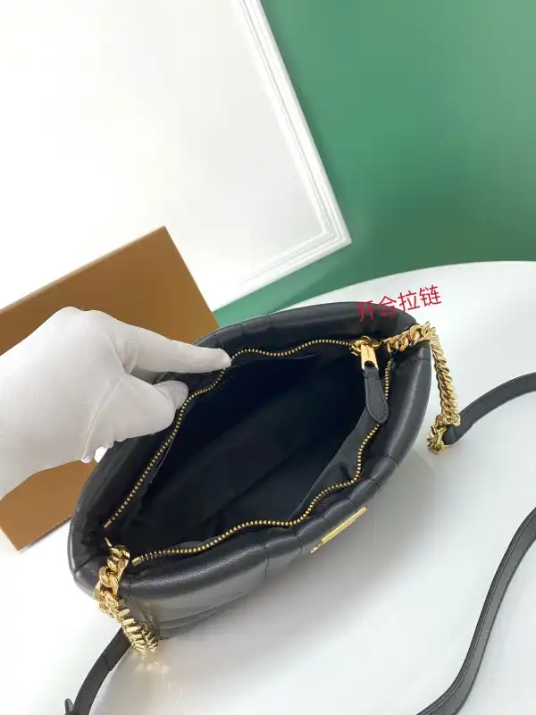 Yupoo bagsoffer BURBERRY Small Quilted Lambskin Soft Lola Bag