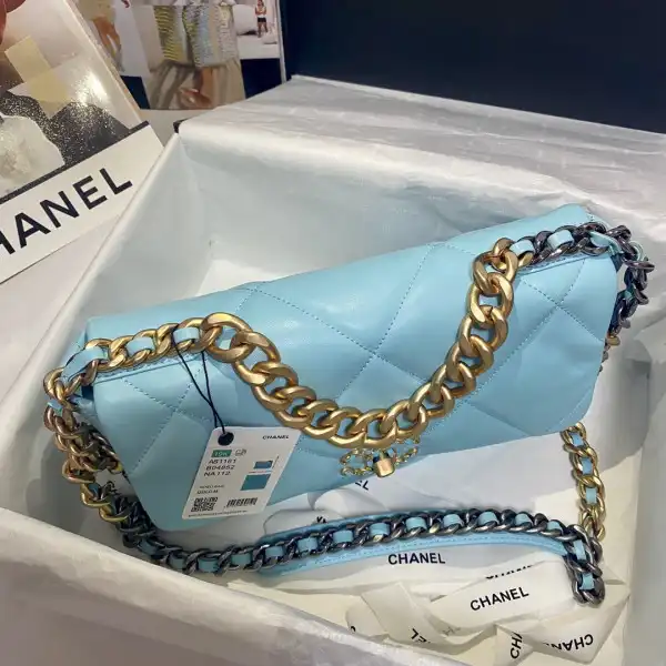 CHANEL 19 FLAP BAG