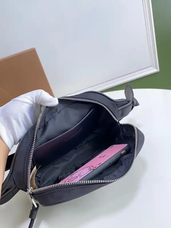 BURBERRY BUM BAG