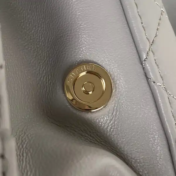 First bag ru CHANEL VANITY CASE