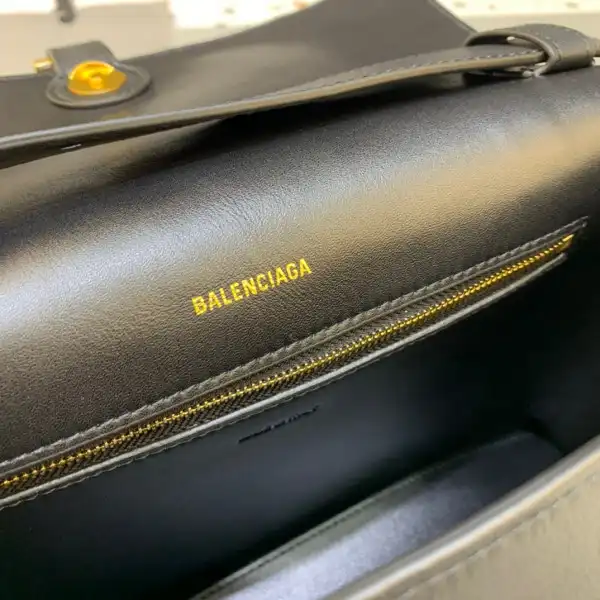 BALENCIAGA DOWNTOWN MEDIUM SHOULDER BAG