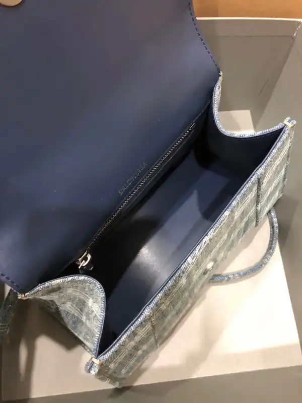 Bagsoffer BALENCIAGA HOURGLASS