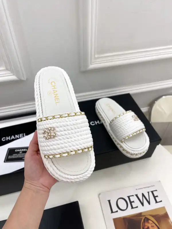 CHANEL MULE