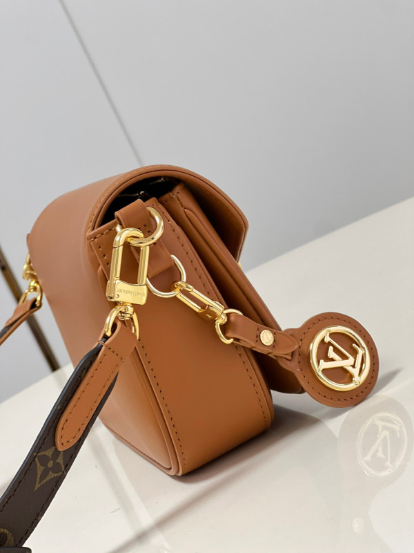 Louis Vuitton SWING