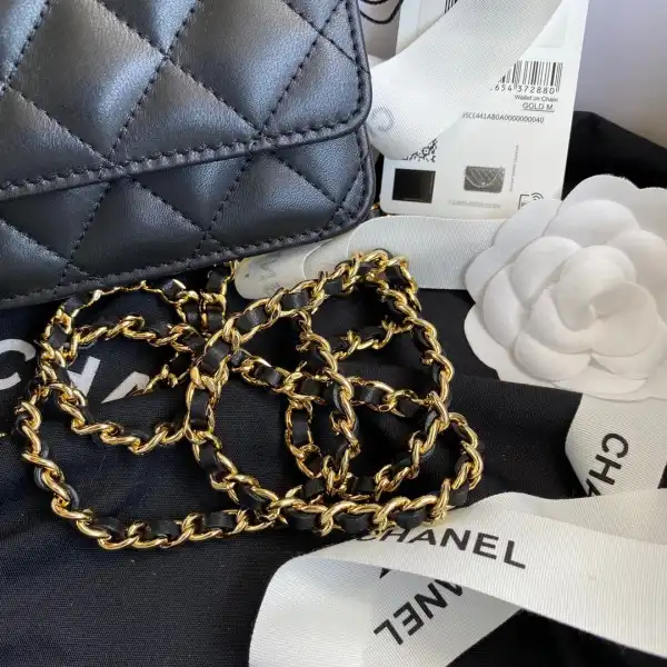 First bag ru CHANEL CHAIN WALLET LAMBSKIN NEW EDITION