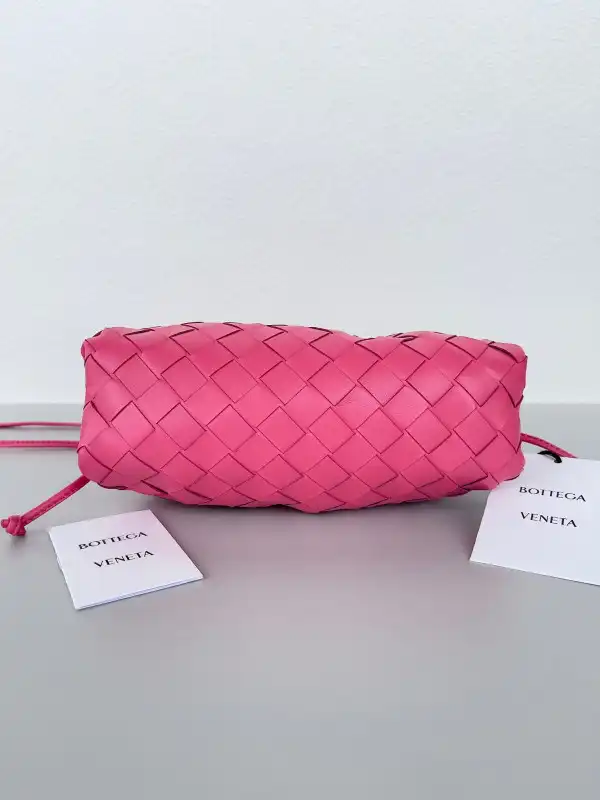 BOTTEGA VENETA MINI POUCH