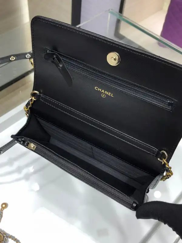 First bag ru CHANEL WALLET