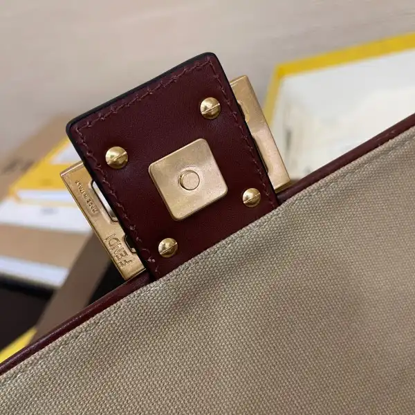 First bag ru FENDI BAGUETTE