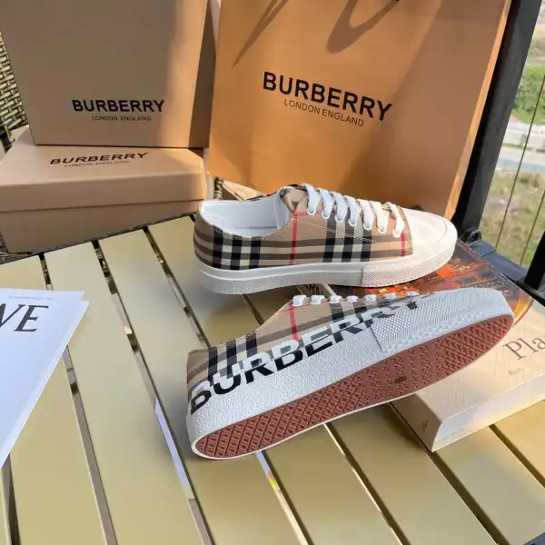 Burberry Vintage Sneaker