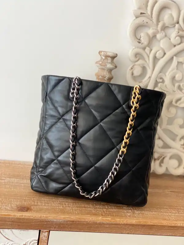 CHANEL 19 SHOPPING BAG