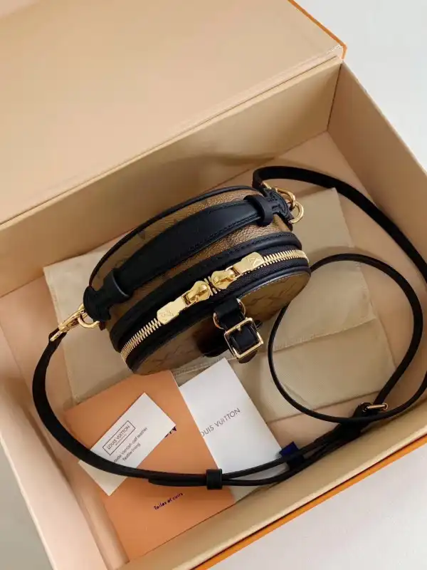 First bag ru LOUIS VUITTON MINI BOITE CHAPEAU