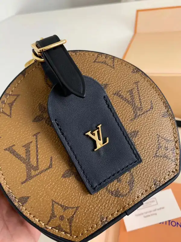 LOUIS VUITTON MINI BOITE CHAPEAU