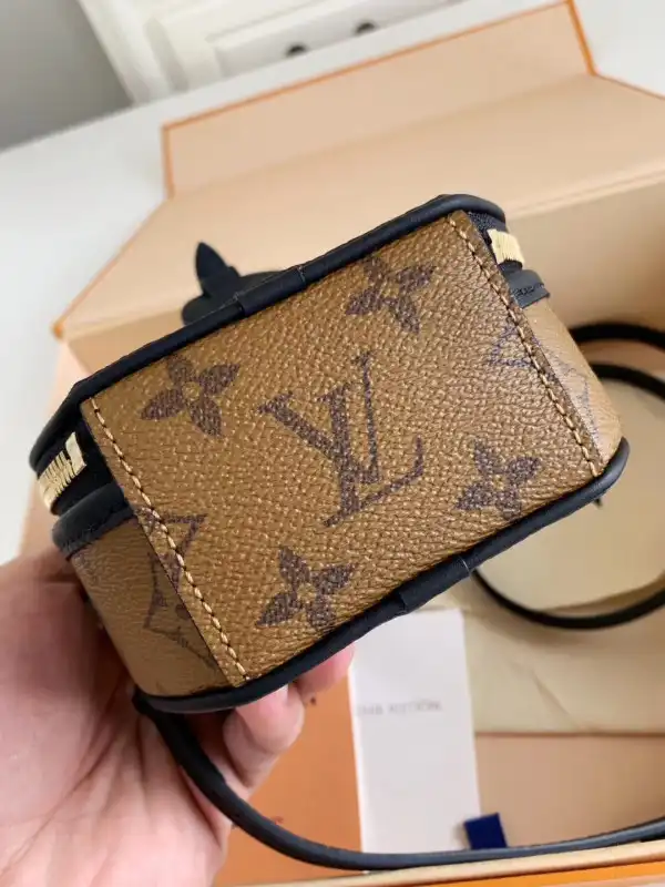 Frstbag ru LOUIS VUITTON MINI BOITE CHAPEAU