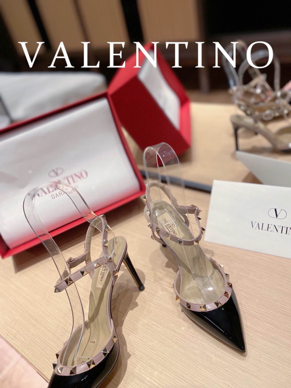 VALENTINO ROCKSTUD SANDAL