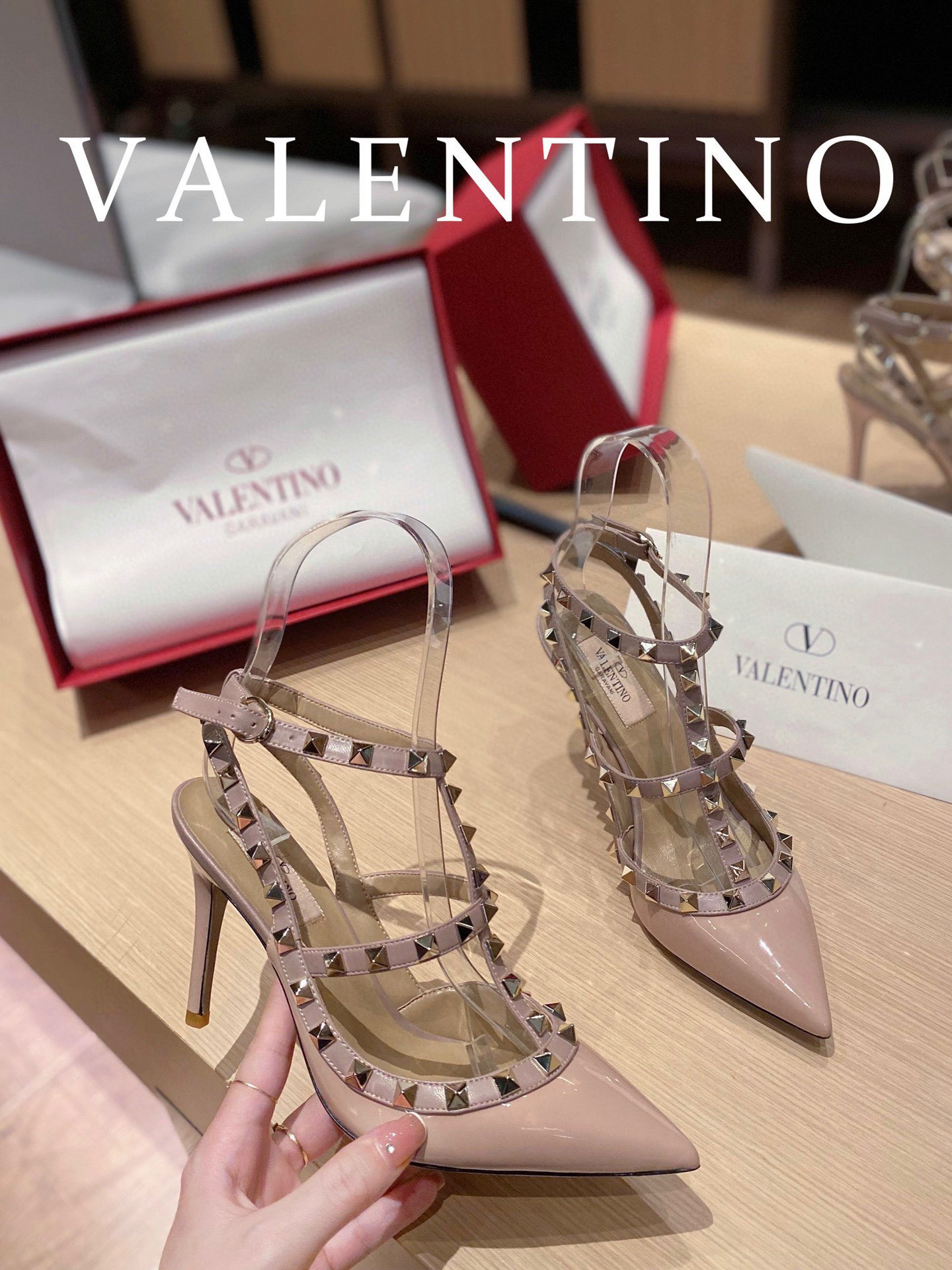 VALENTINO ROCKSTUD SANDAL