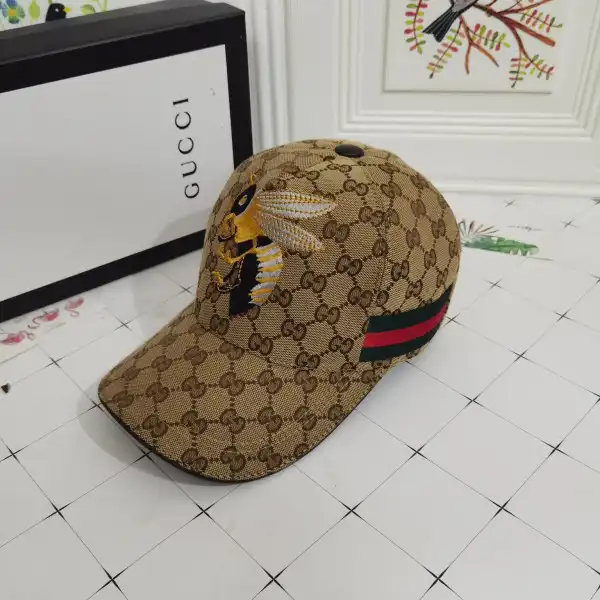 First bag ru GUCCI HAT