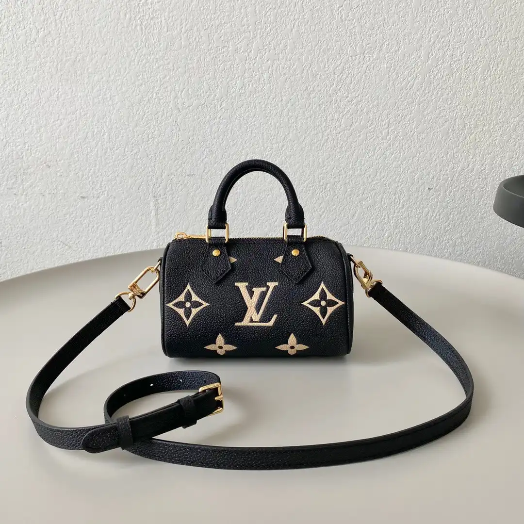 First bag ru LOUIS VUITTON NANO SPEEDY