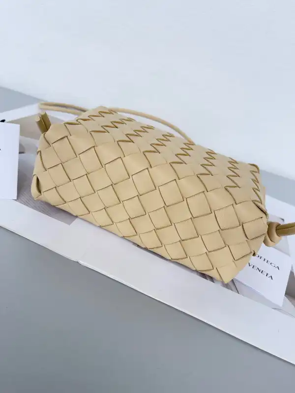 First bag ru BOTTEGA VENETA Mini Loop Camera Bag