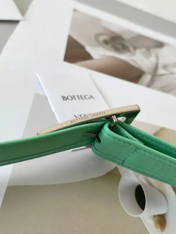 BOTTEGA VENETA CASSETTE