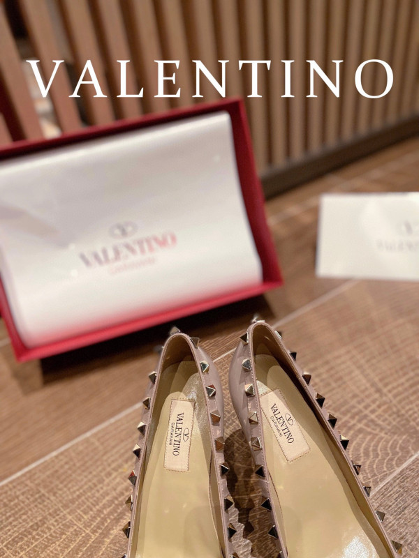 [FREE SHIPPING] VALENTINO ROCKSTUD HIGH HEELS