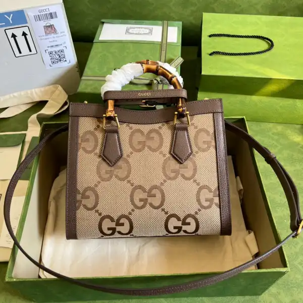 Frstbag ru Gucci Diana small tote bag with jumbo GG