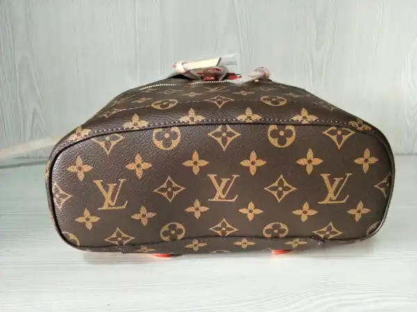 First Bag Ru Louis Vuitton MONTSOURIS