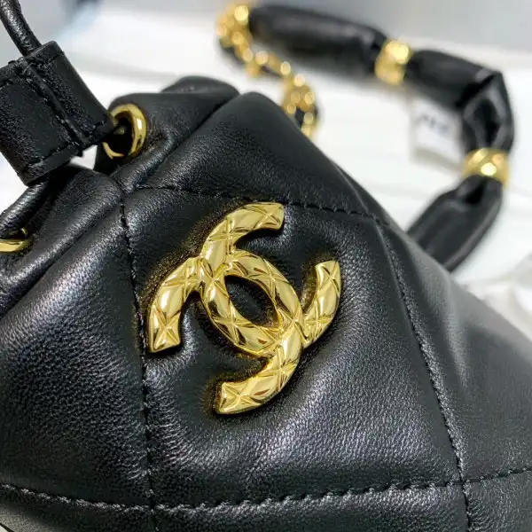 CHANEL CHANELUTCH WITH CHAIN