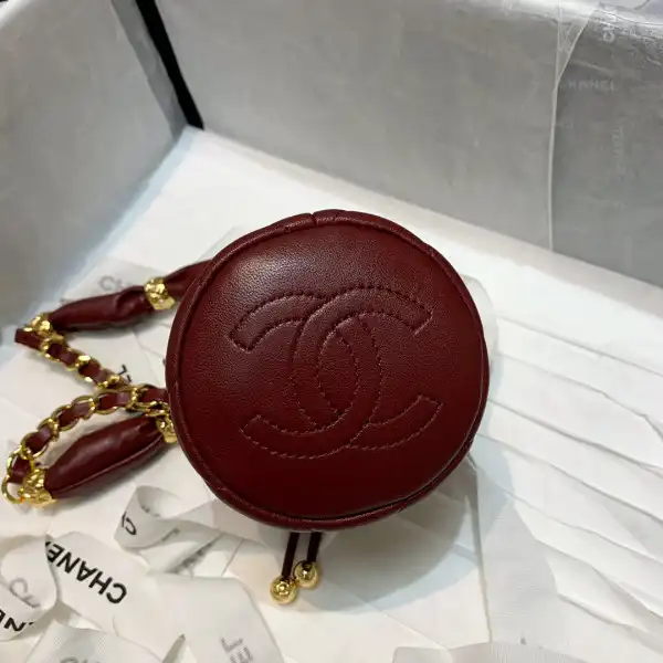 CHANEL CHANELUTCH WITH CHAIN