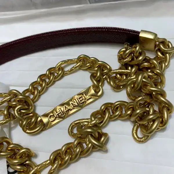 CHANEL CHANELUTCH WITH CHAIN