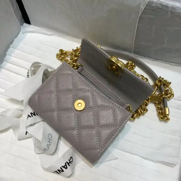 First Bag Ru CHANEL CHANELUTCH WITH CHAIN