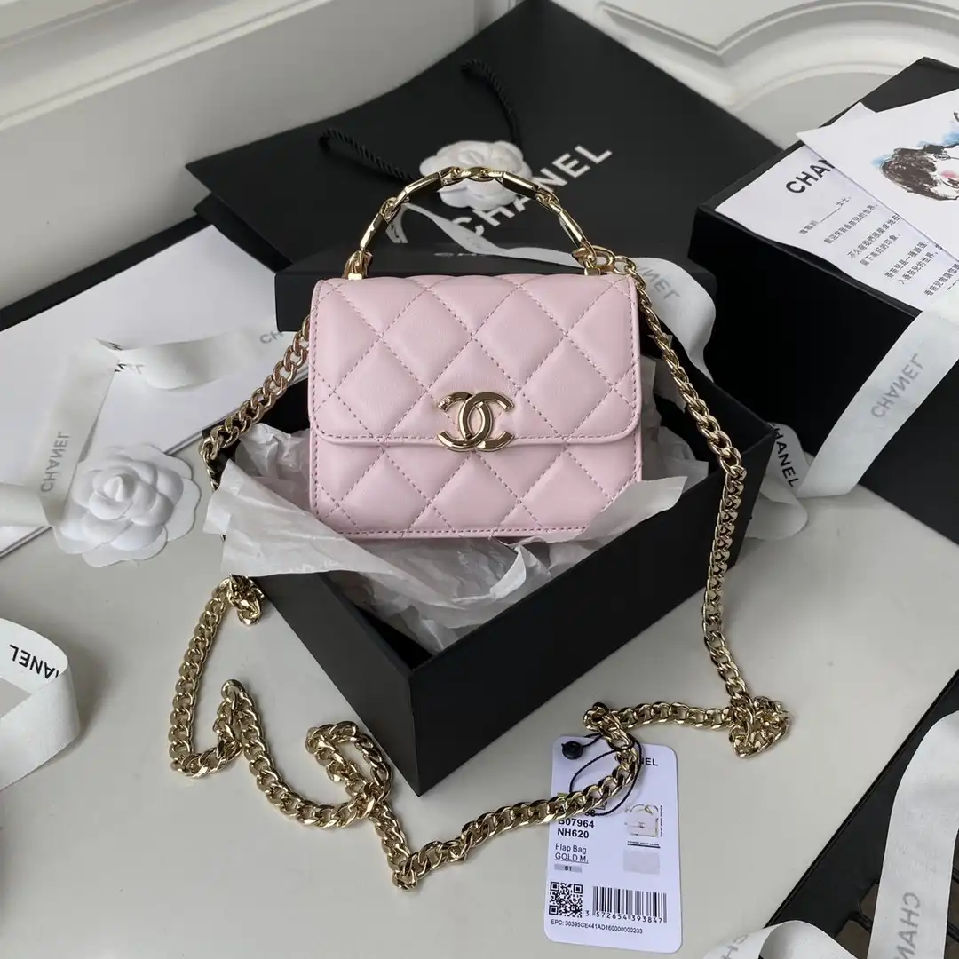 CHANEL CHANELUTCH WITH CHAIN