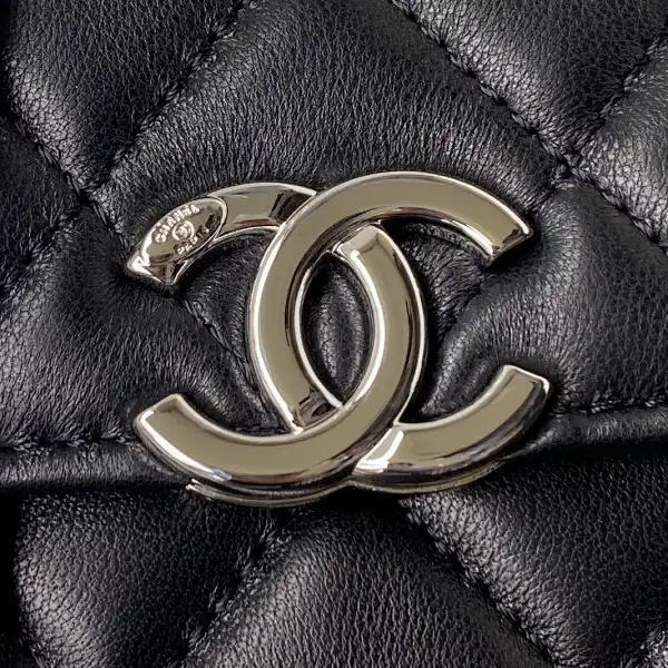 CHANEL CHANELUTCH WITH CHAIN