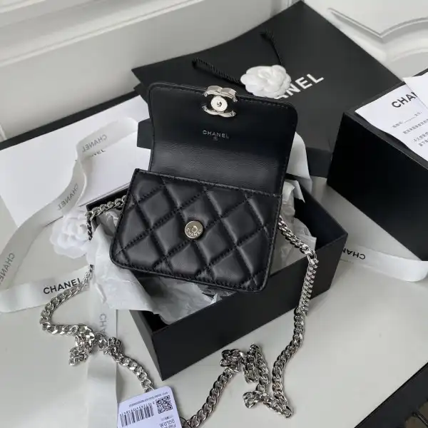 First bag ru CHANEL CHANELUTCH WITH CHAIN