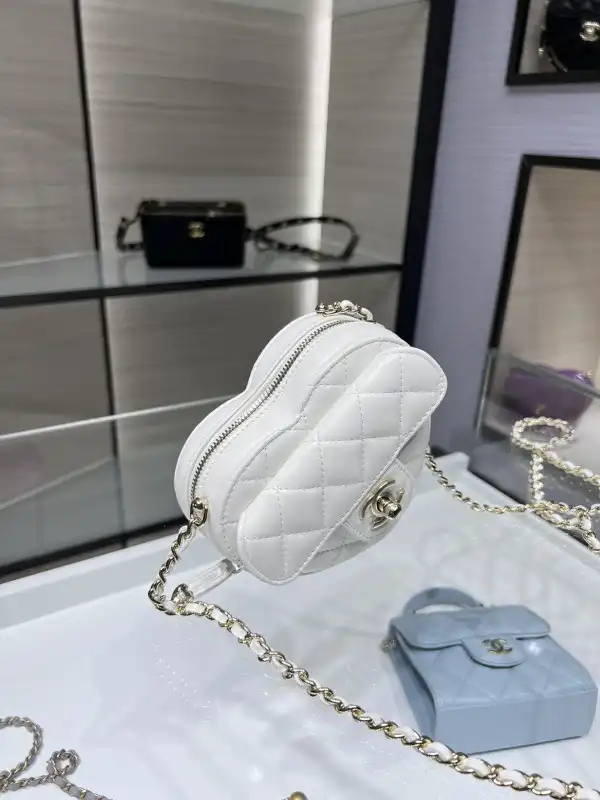 CHANEL HEART CHANELUTCH WITH CHAIN