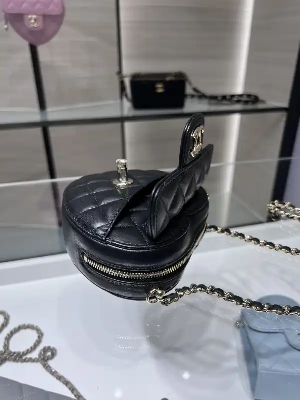 CHANEL HEART CHANELUTCH WITH CHAIN