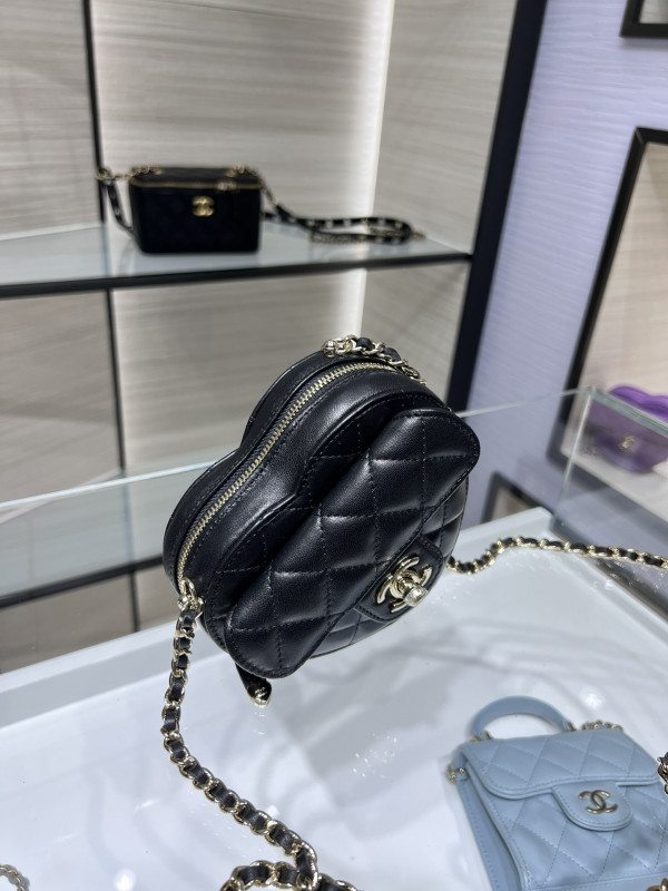 HOT SALE CL HEART CLUTCH WITH CHAIN