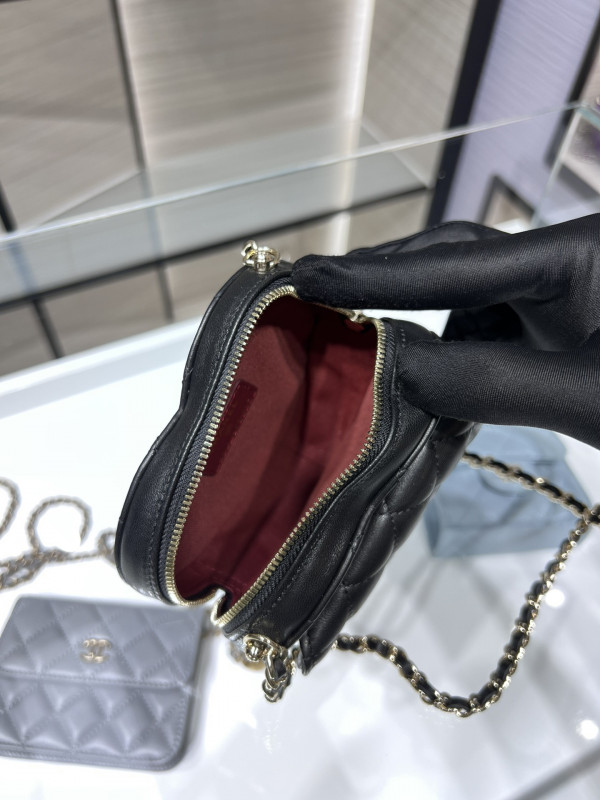 HOT SALE CL HEART CLUTCH WITH CHAIN