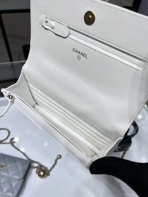 First bag ru CHANEL WALLET