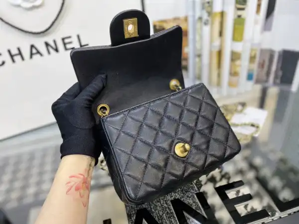 Yupoo bagsoffer CL MINI FLAP BAG