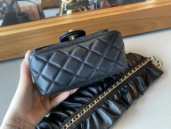 First bag ru CHANEL FLAP BAG