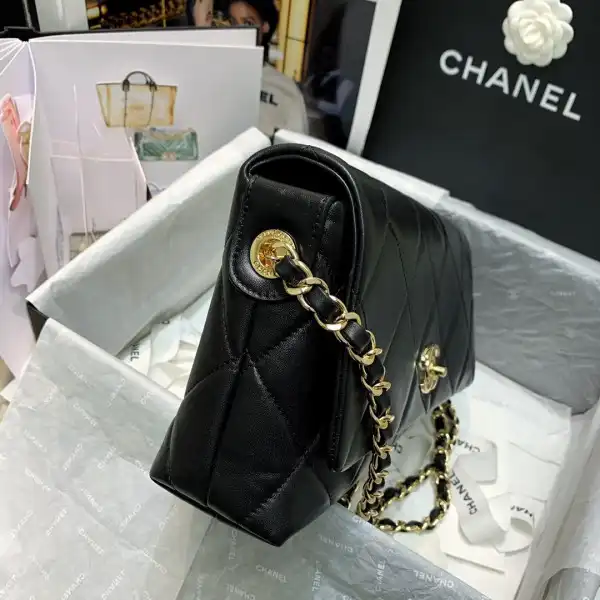 First bag ru CHANEL FLAP BAG