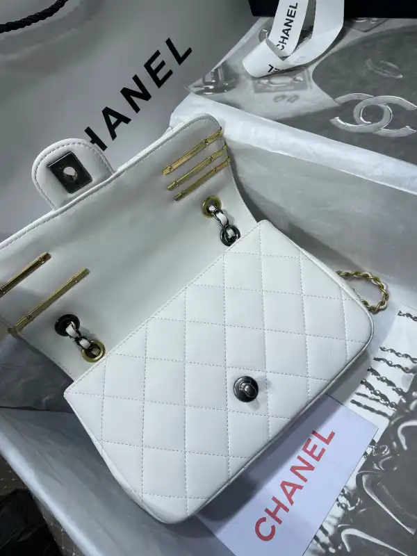 CHANEL SMALL FLAP BAG