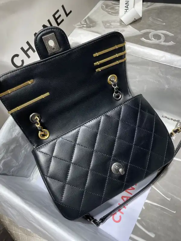 Bagsoffer yupoo CL SMALL FLAP BAG