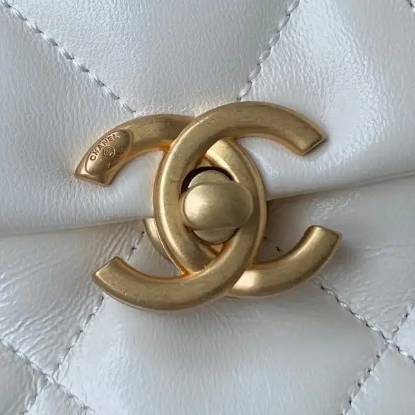 CHANEL SMALL FLAP BAG