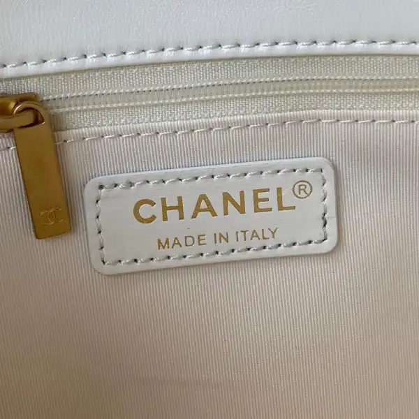 CHANEL SMALL FLAP BAG