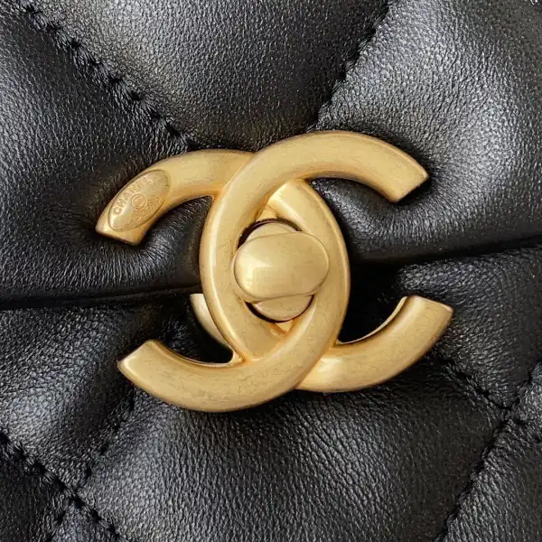 CHANEL SMALL FLAP BAG