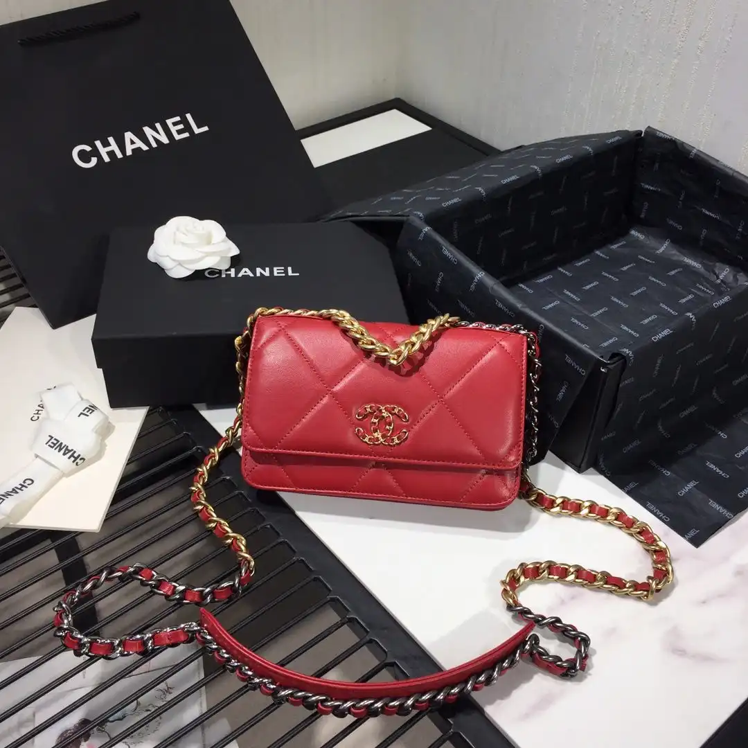 CL CHAIN WALLET