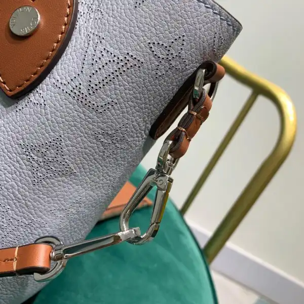 Rep LOUIS VUITTON HINA PM